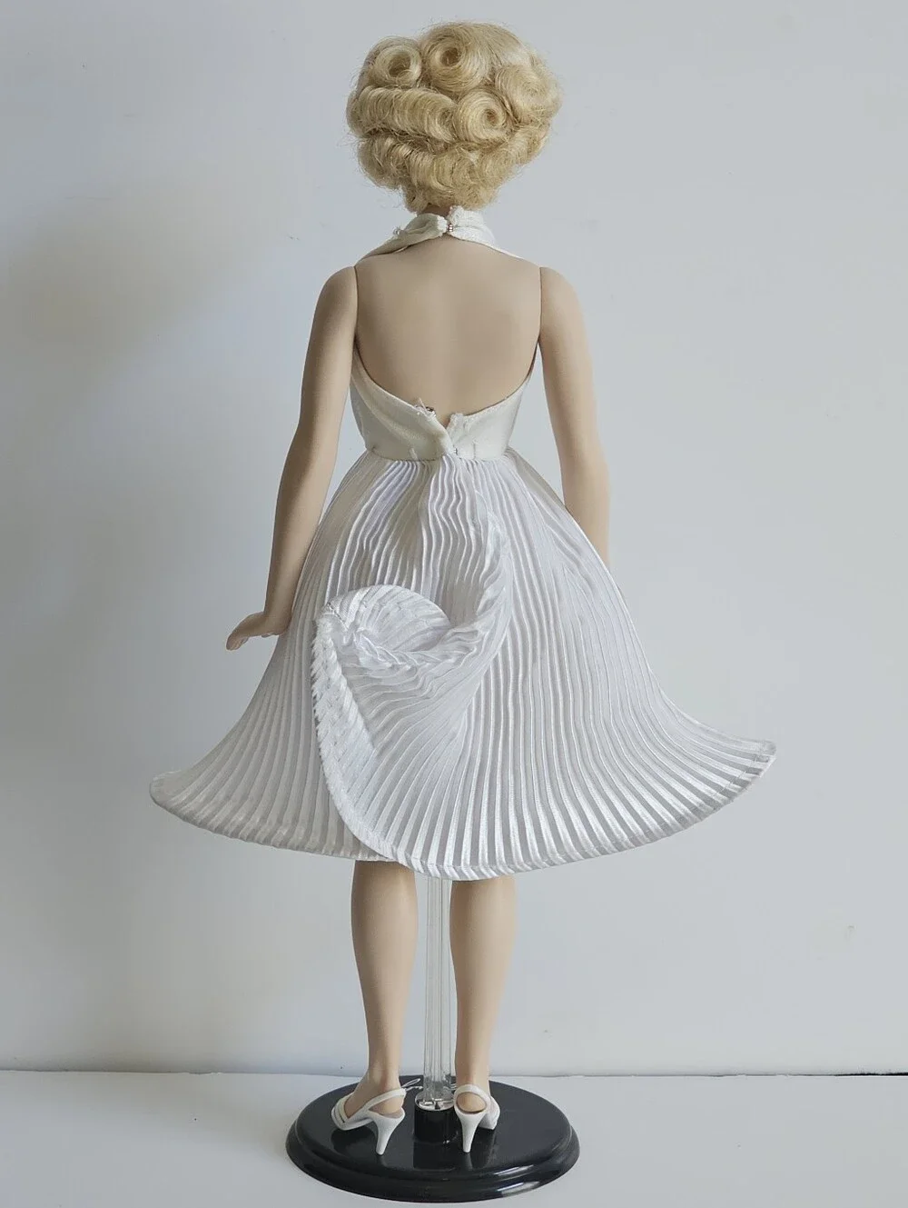 Franklin Heirloom Dolls “Seven Year Itch” Marilyn Monroe 17” Iconic Scene 1990's